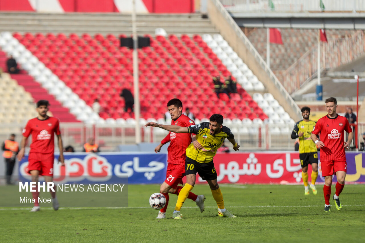 Tractor vs Sepahan at PGPL