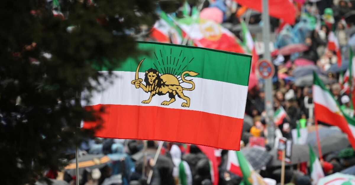 Son of Iran’s last shah urges US action as supporters rally in Munich