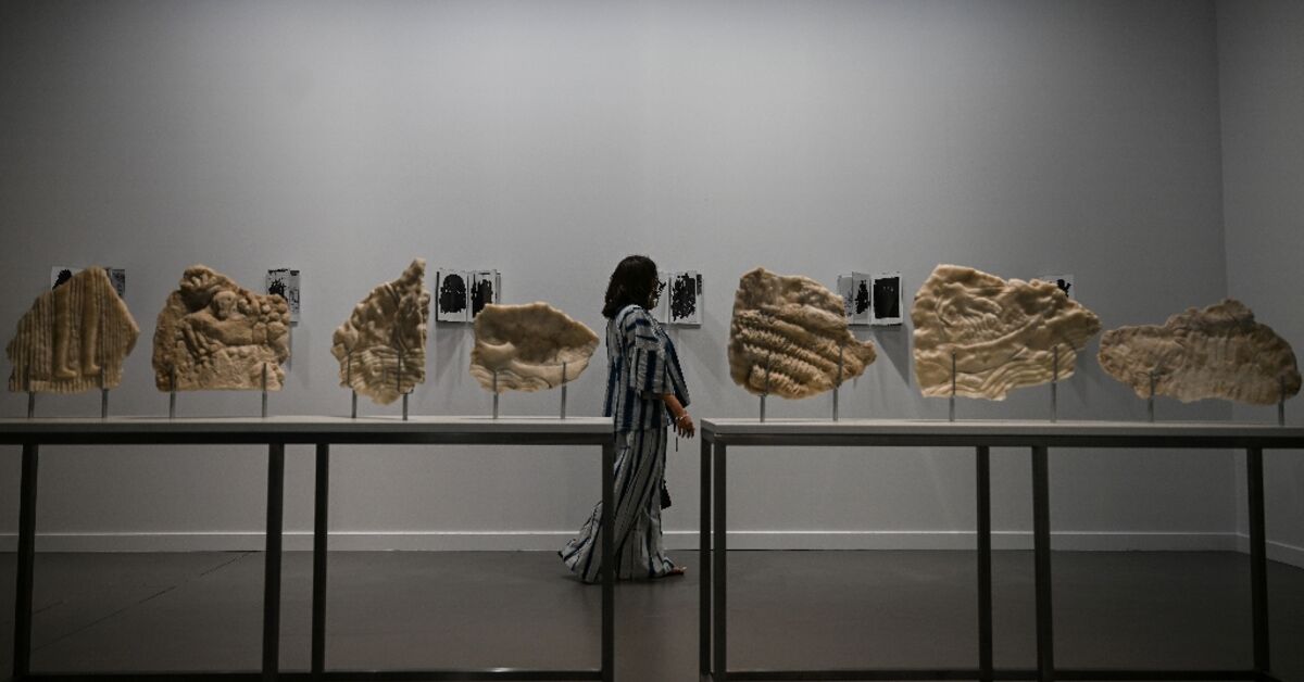 Art and the deal: market slump pushes galleries to the Gulf