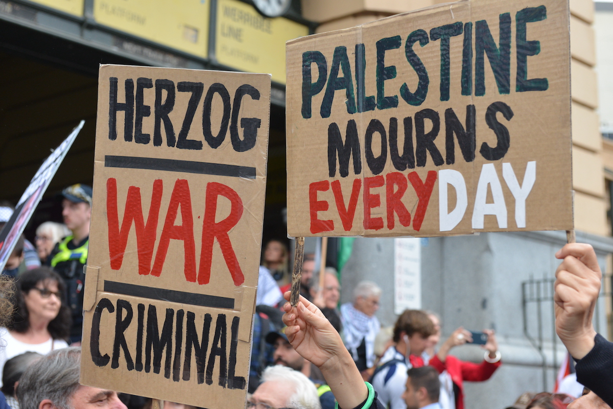 Thousands protest in Australia against visit of Israeli President Isaac Herzog – Middle East Monitor