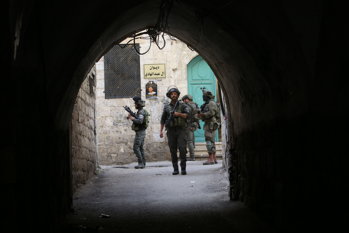 Israeli lawmaker storms girls’ school near Nablus during class hours – Middle East Monitor