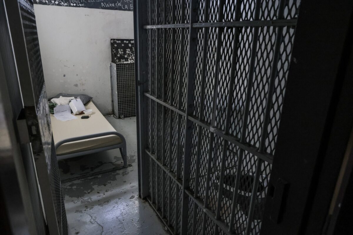 Palestinian mother, daughter recount strip searches, harsh conditions in Israeli detention – Middle East Monitor