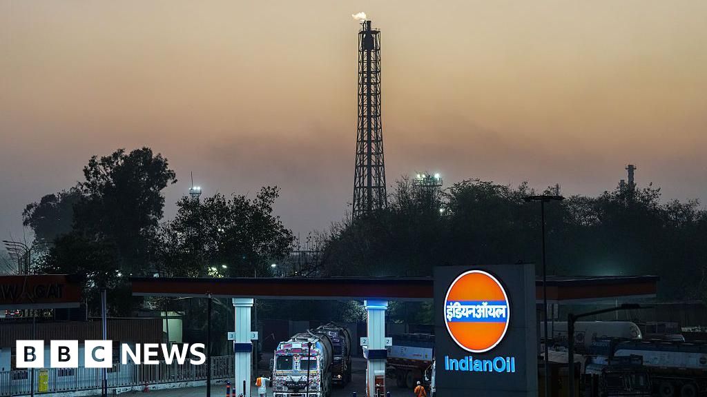 US hints at easing Iran oil curbs – what it means for India – BBC