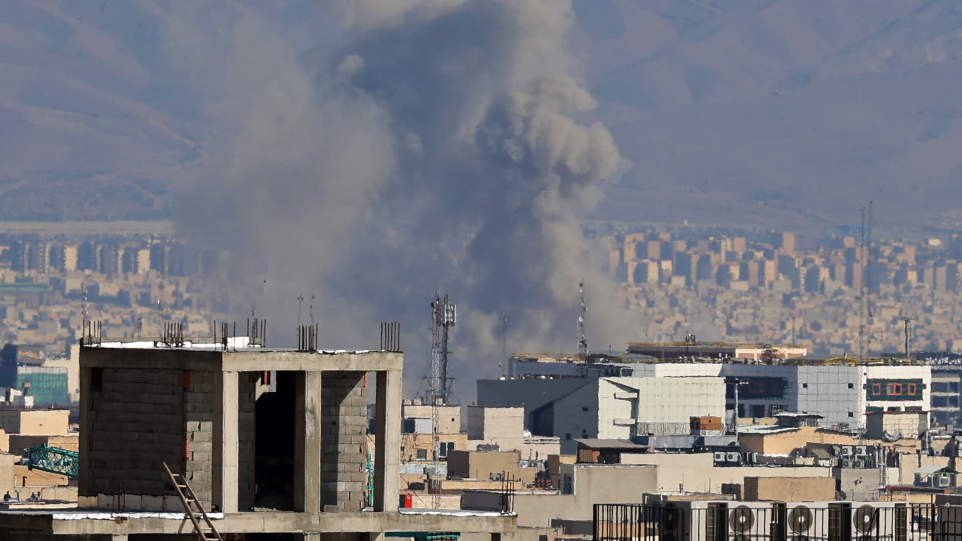 Oil approaches $110 as U.S. pulls diplomats, Middle East war deepens