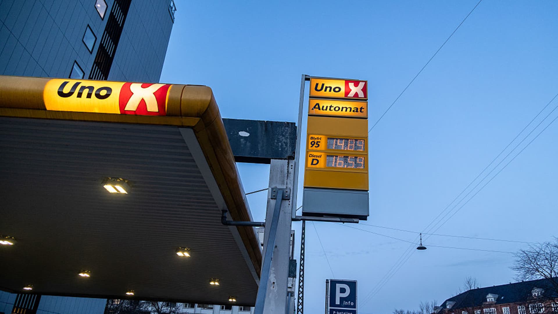 Danes urged to avoid driving as oil prices spike