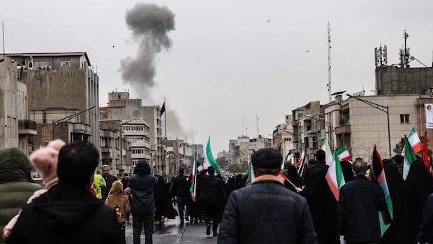 U.S. orders 2,500 marines, amphibious assault ship to Mideast after almost 2 weeks of war