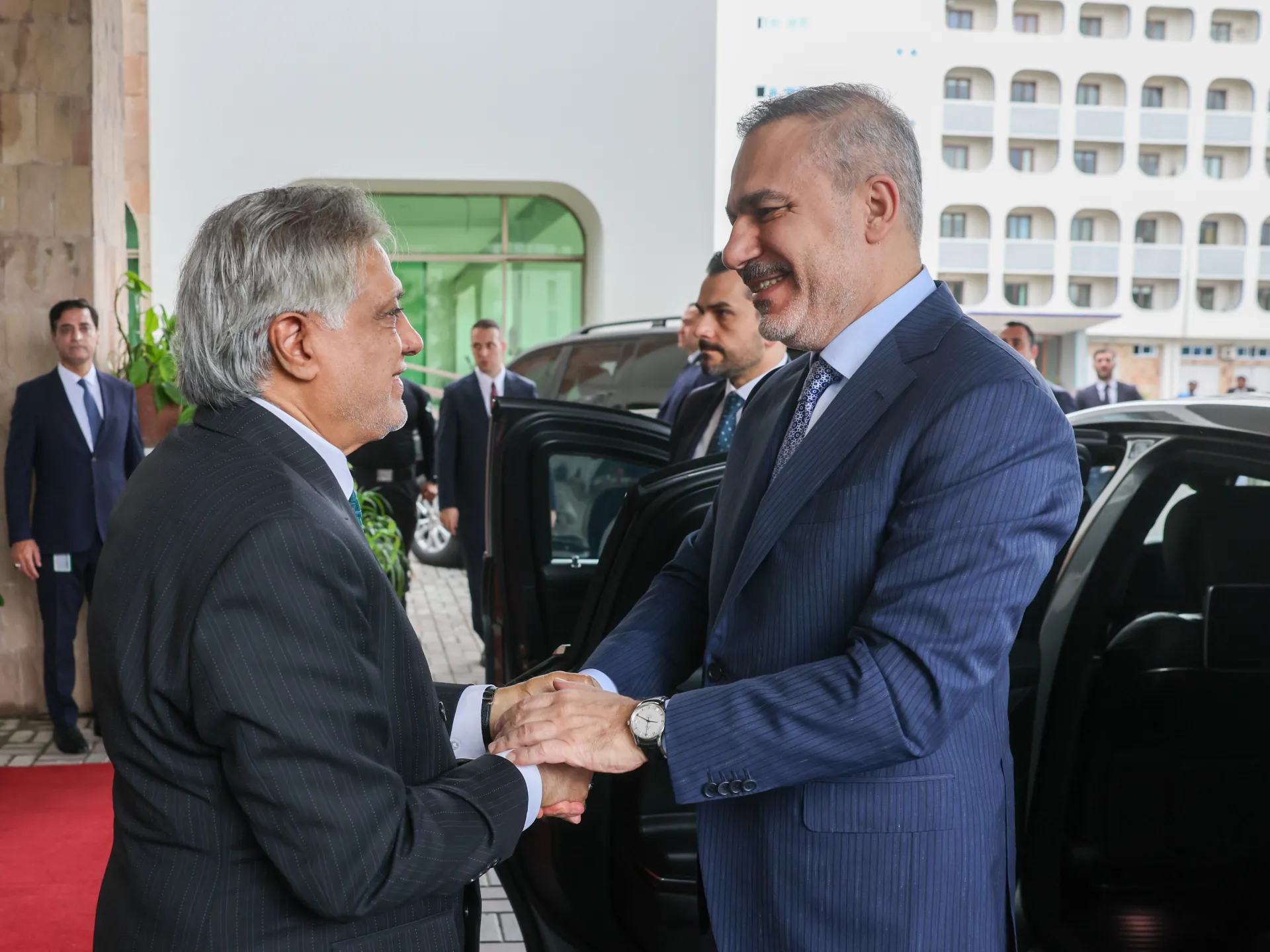 Pakistan hosts four-nation bid to encourage US, Iran towards diplomacy | US-Israel war on Iran News