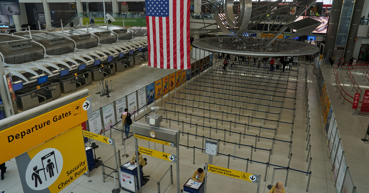 US urges Americans to leave Middle East amid air travel disruptions