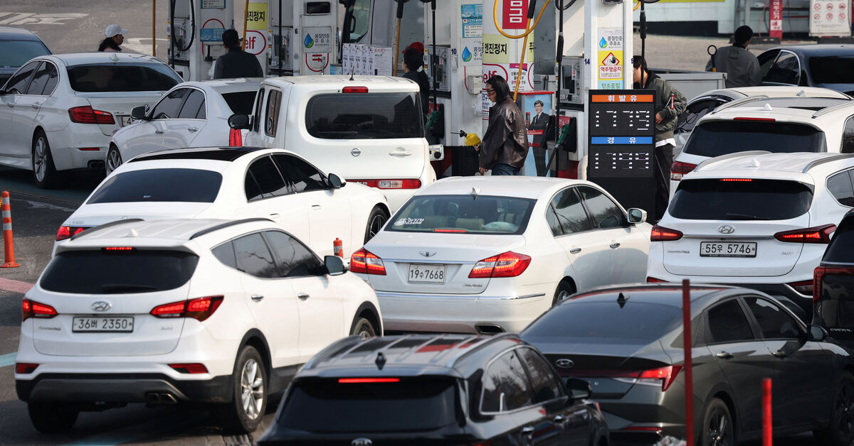 Oil pares gains but still on track for record surge as Iran war escalates