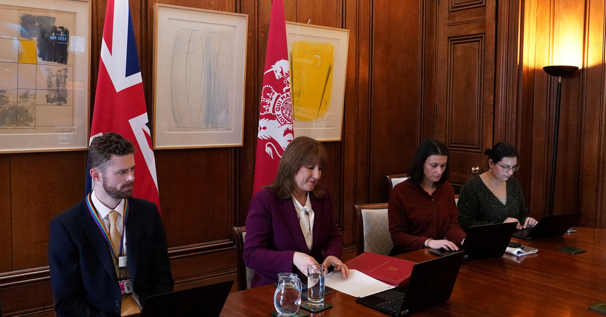 UK seeks to limit economic hit from Iran as borrowing costs jump