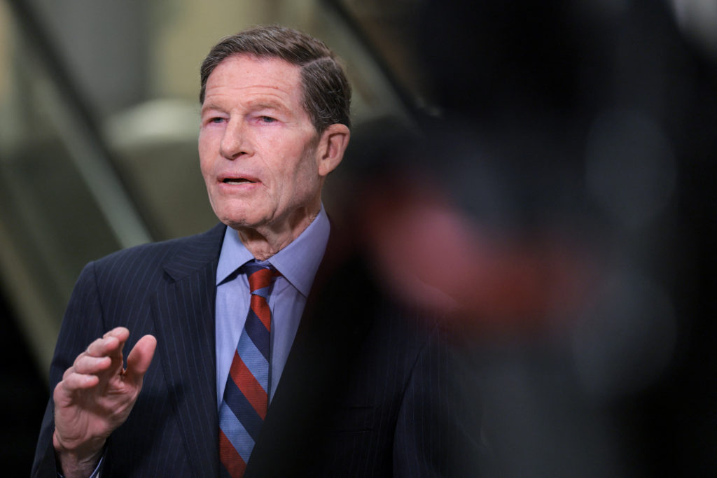 WATCH: U.S. seems ‘on a path’ to deploying ground troops in Iran, Blumenthal says after classified briefing
