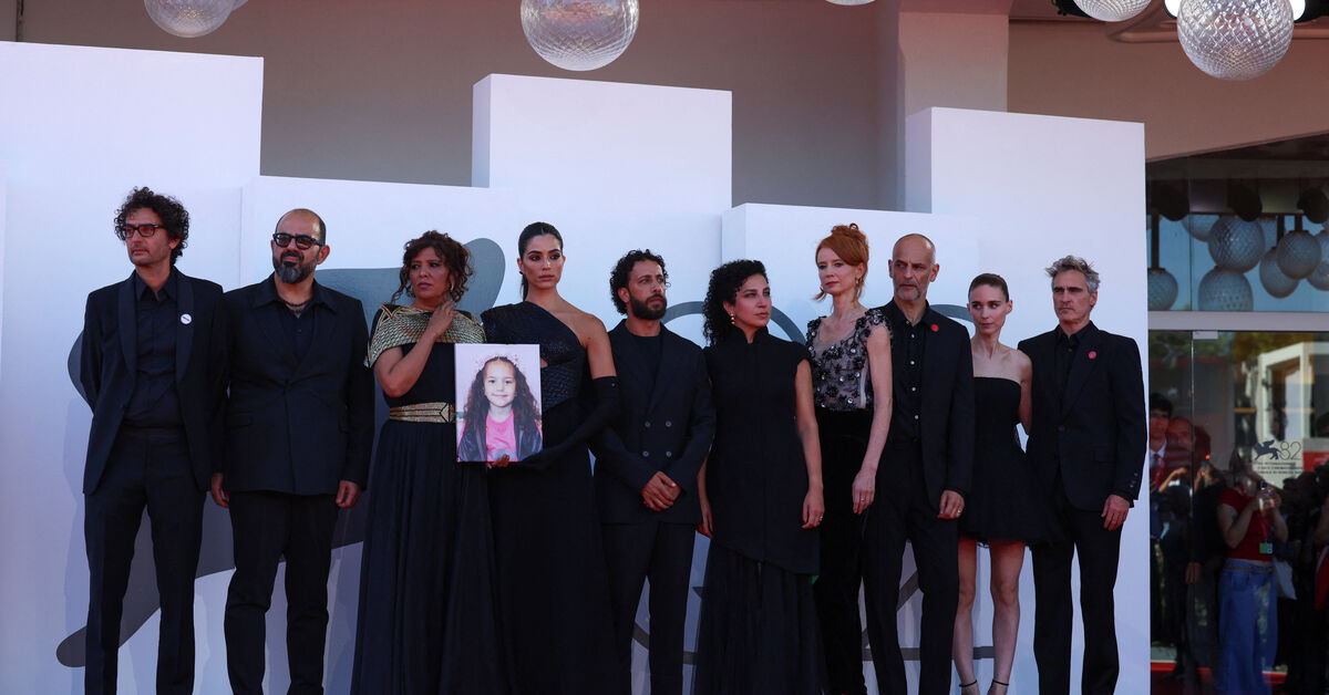 Palestinian actor says he can’t attend Oscars because of US travel ban