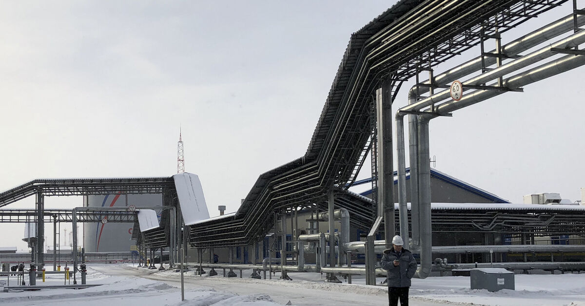 EU delays April 15 proposal to permanently ban Russian oil imports