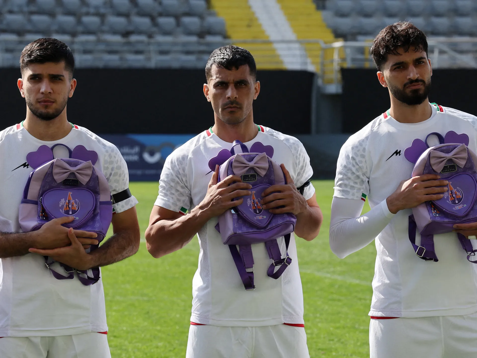 Iran footballers pay tribute to victims of school strike at start of war | Football News