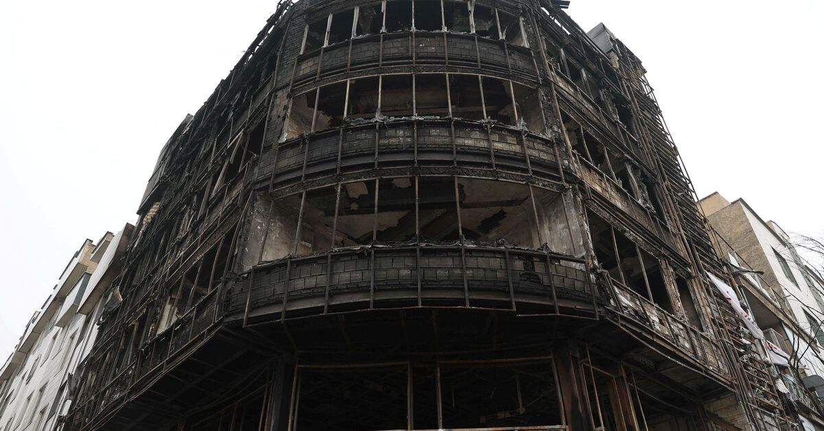 Fearing economic collapse after war, Iran cracks down on dissent