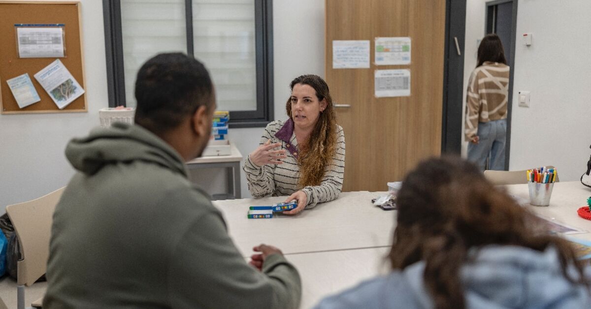 In Israel, air raid sirens spark anxiety and dilemmas