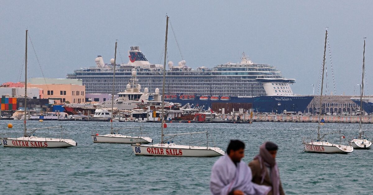 Stranded by war, Doha’s cruise passengers hit the road for flights home