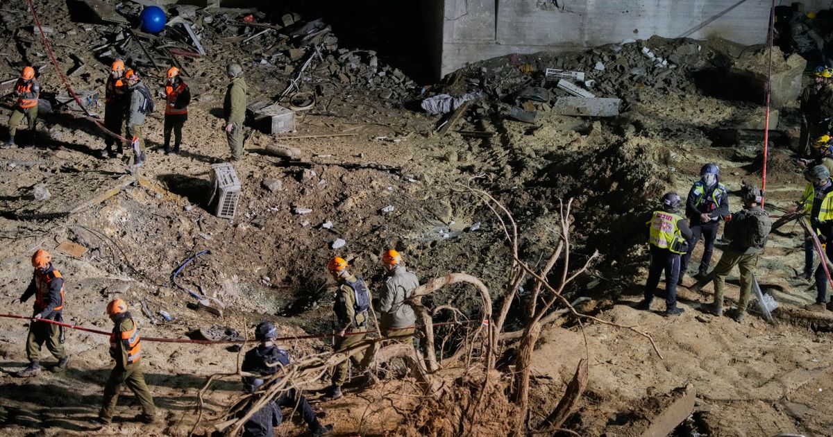 Trump says US will ‘obliterate’ Iran’s power plants if it doesn’t open Strait of Hormuz :: WRAL.com