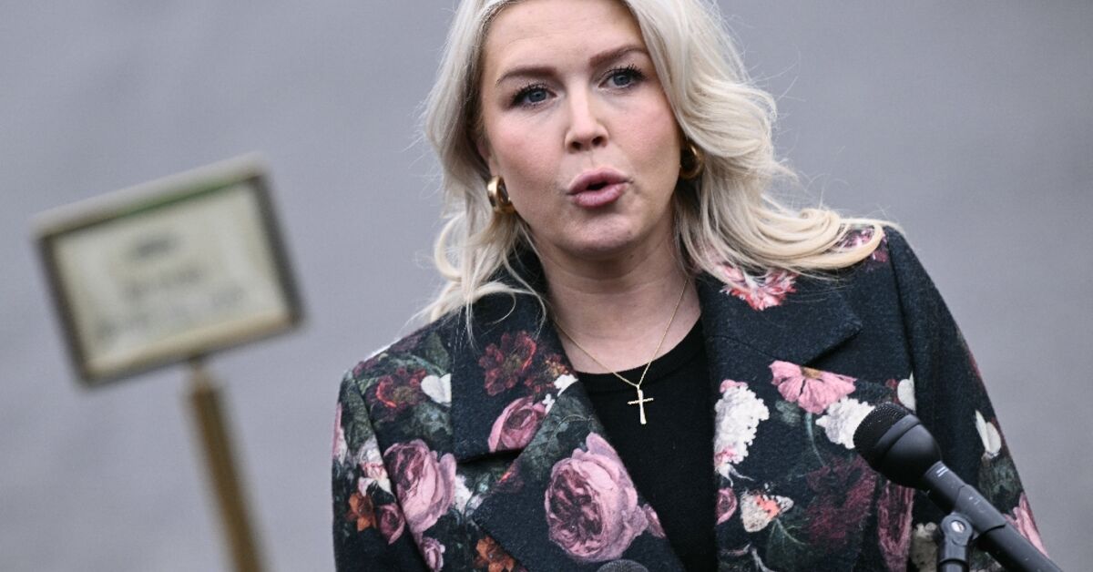 After pope’s remark, White House defends praying for US troops