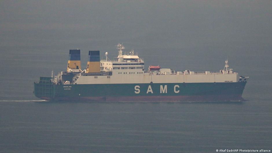 Trump dials up the pressure to secure Hormuz