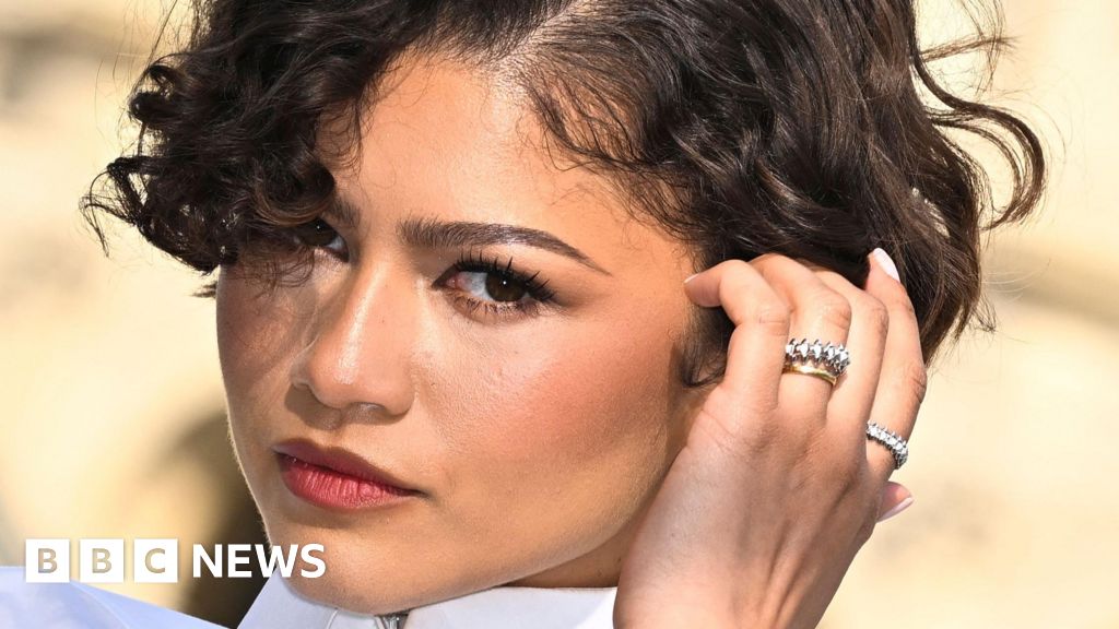 Zendaya's ring and Stella McCartney's horses – the sights and trends at Paris Fashion Week