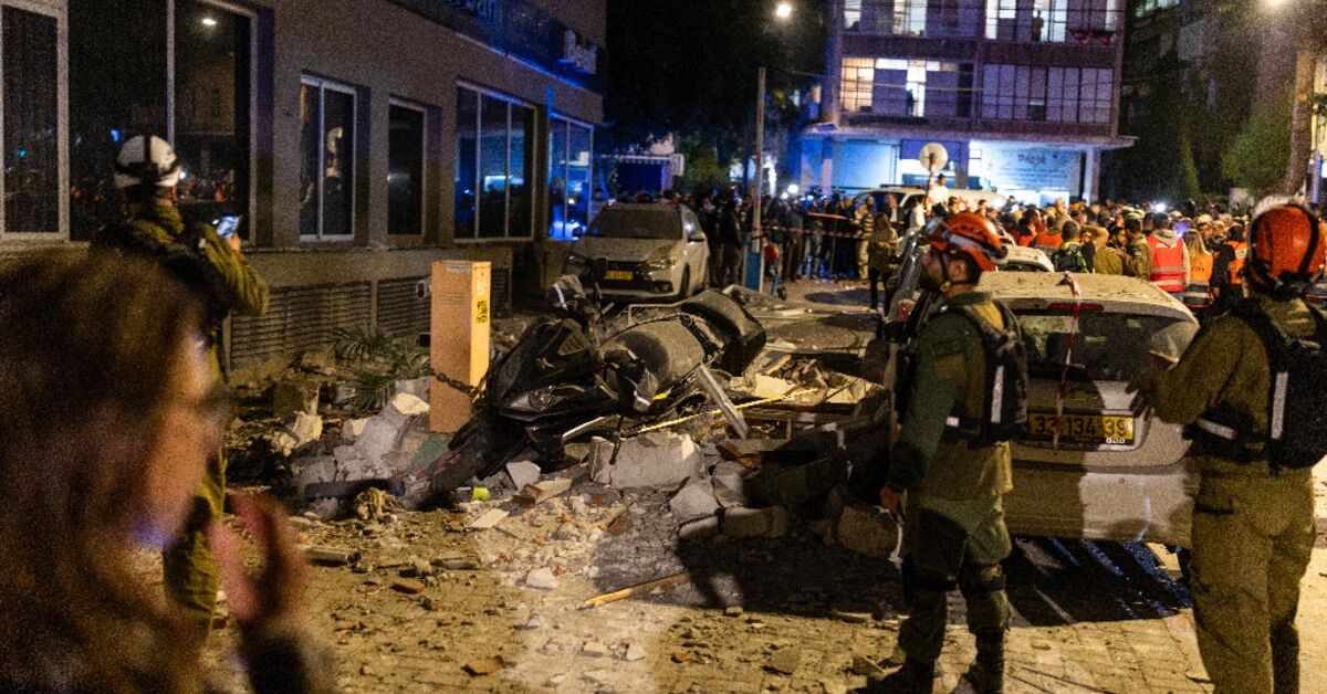 Iran missile fire kills two in central Israel: medics