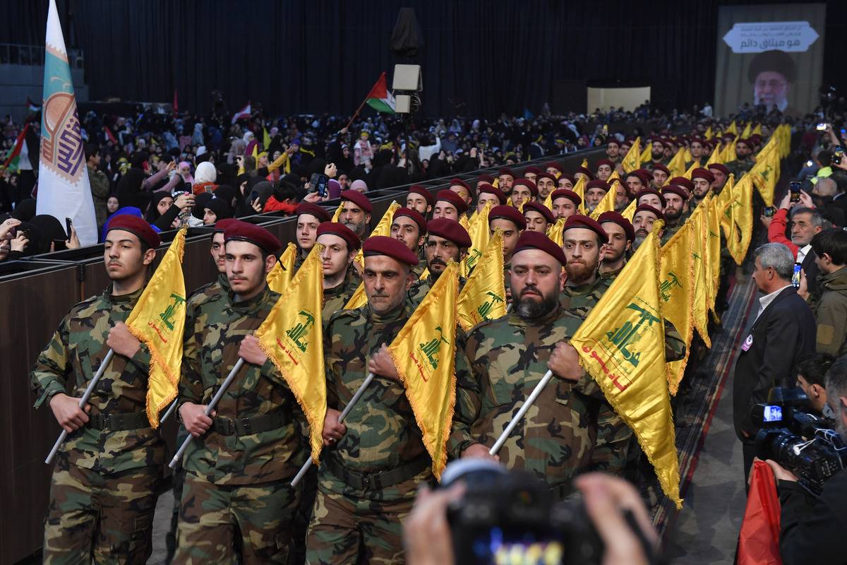 Hezbollah deploys elite Radwan force to southern Lebanon – Middle East Monitor