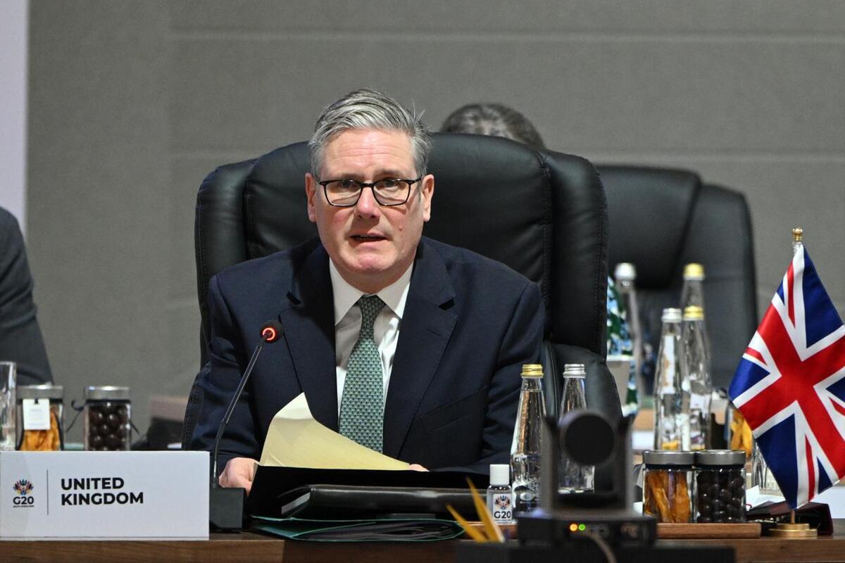 British PM urges sacking of shadow minister over his comments on Muslims praying in public – Middle East Monitor