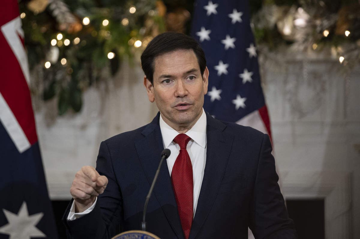 US secretary of state speaks with UAE foreign minister amid Iran’s attacks – Middle East Monitor