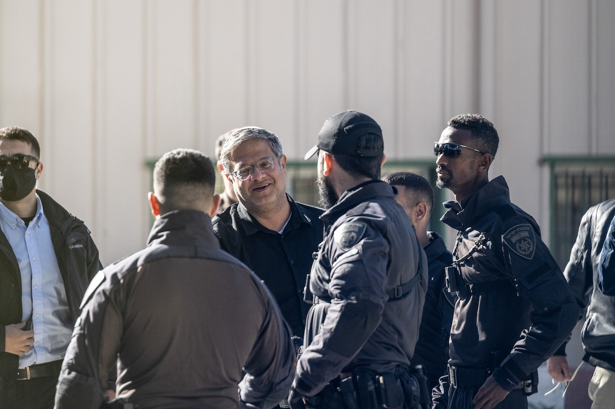 Israeli police officer faces discipline for calling National Security Minister Ben-Gvir ‘convicted criminal’ – Middle East Monitor