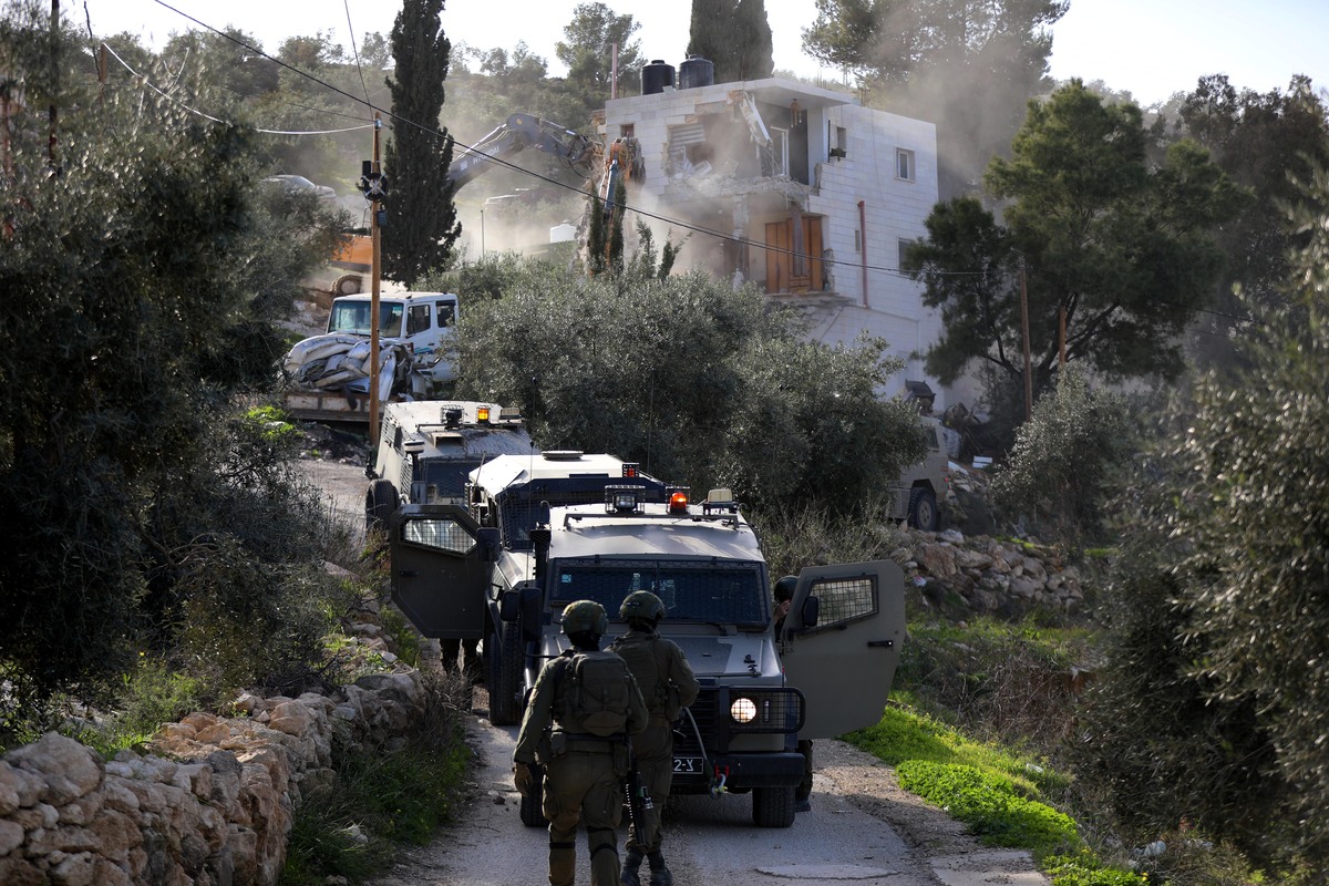 Spain condemns ‘unacceptable’ escalation of violence in occupied West Bank – Middle East Monitor