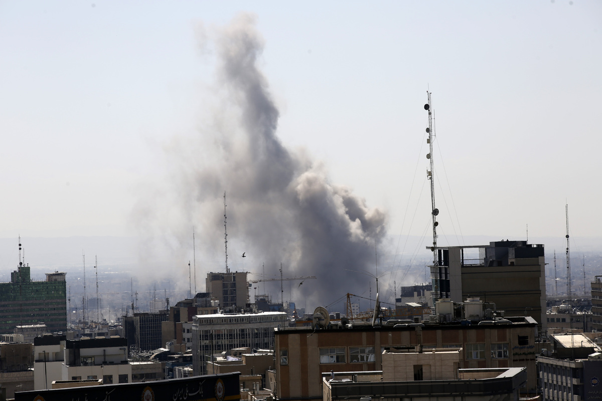 US-Israeli strike hits Red Crescent building, surrounding areas – Middle East Monitor