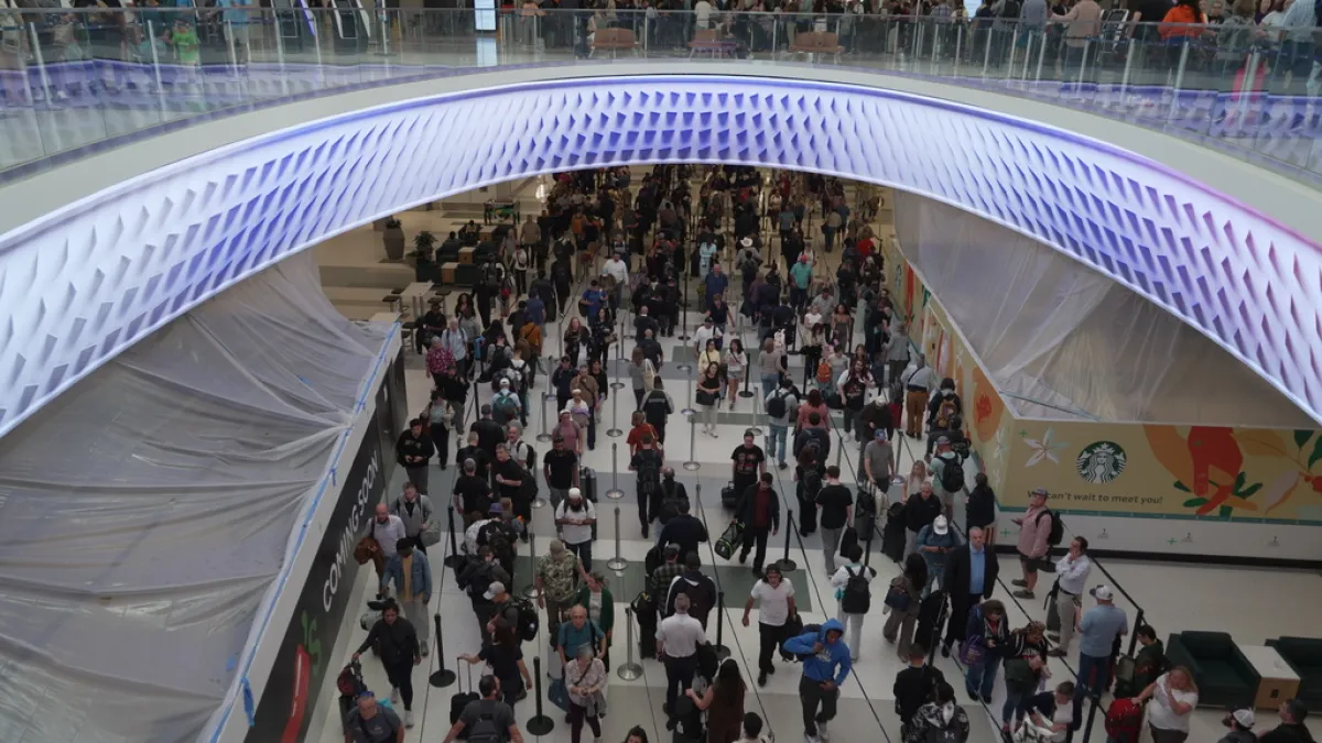 Long lines, unpaid TSA workers: Experts say US air travel system in crisis | Travel News