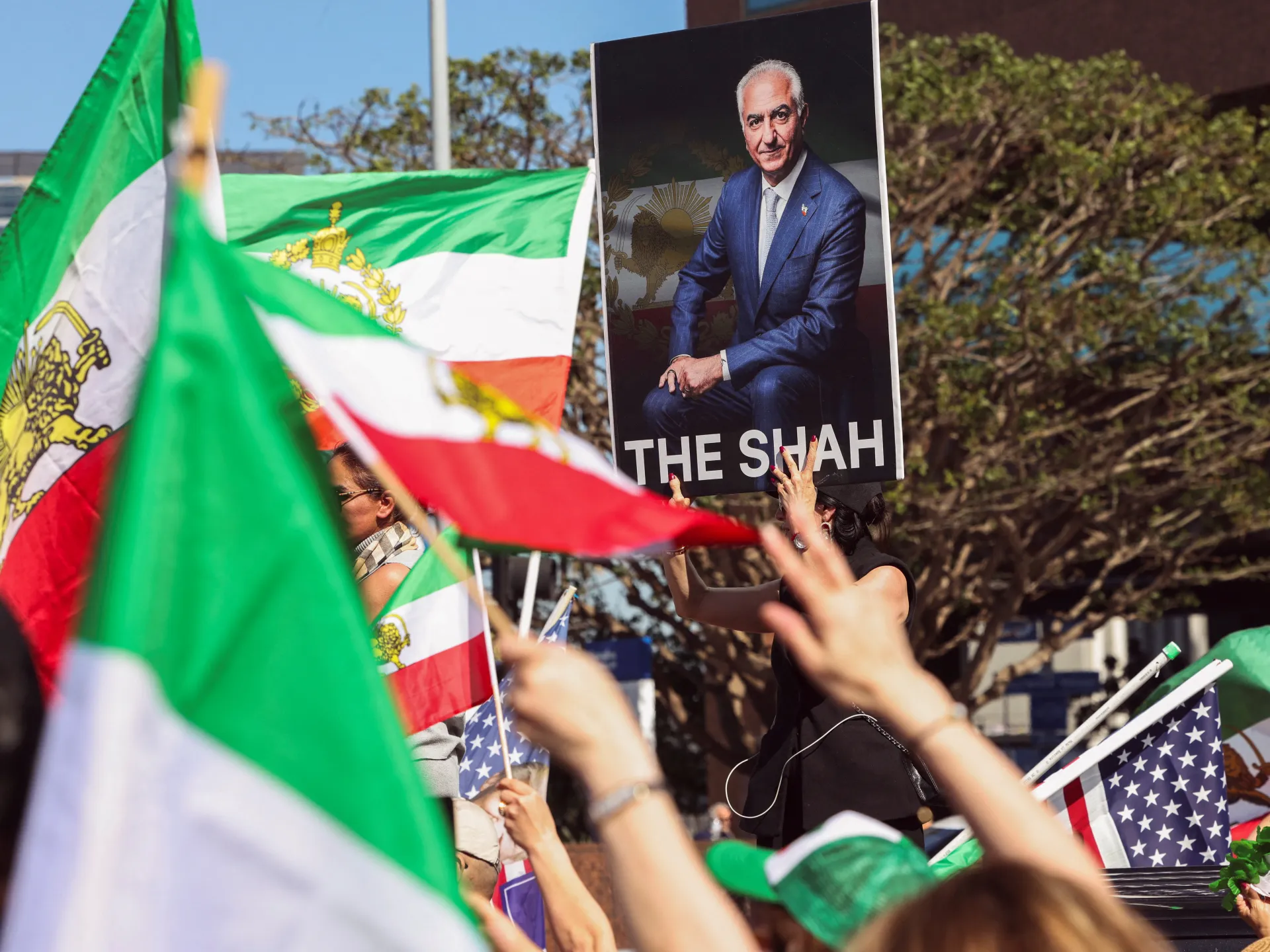 Trump mulls exiled Iranian dissident Reza Pahlavi as regime successor | Conflict
