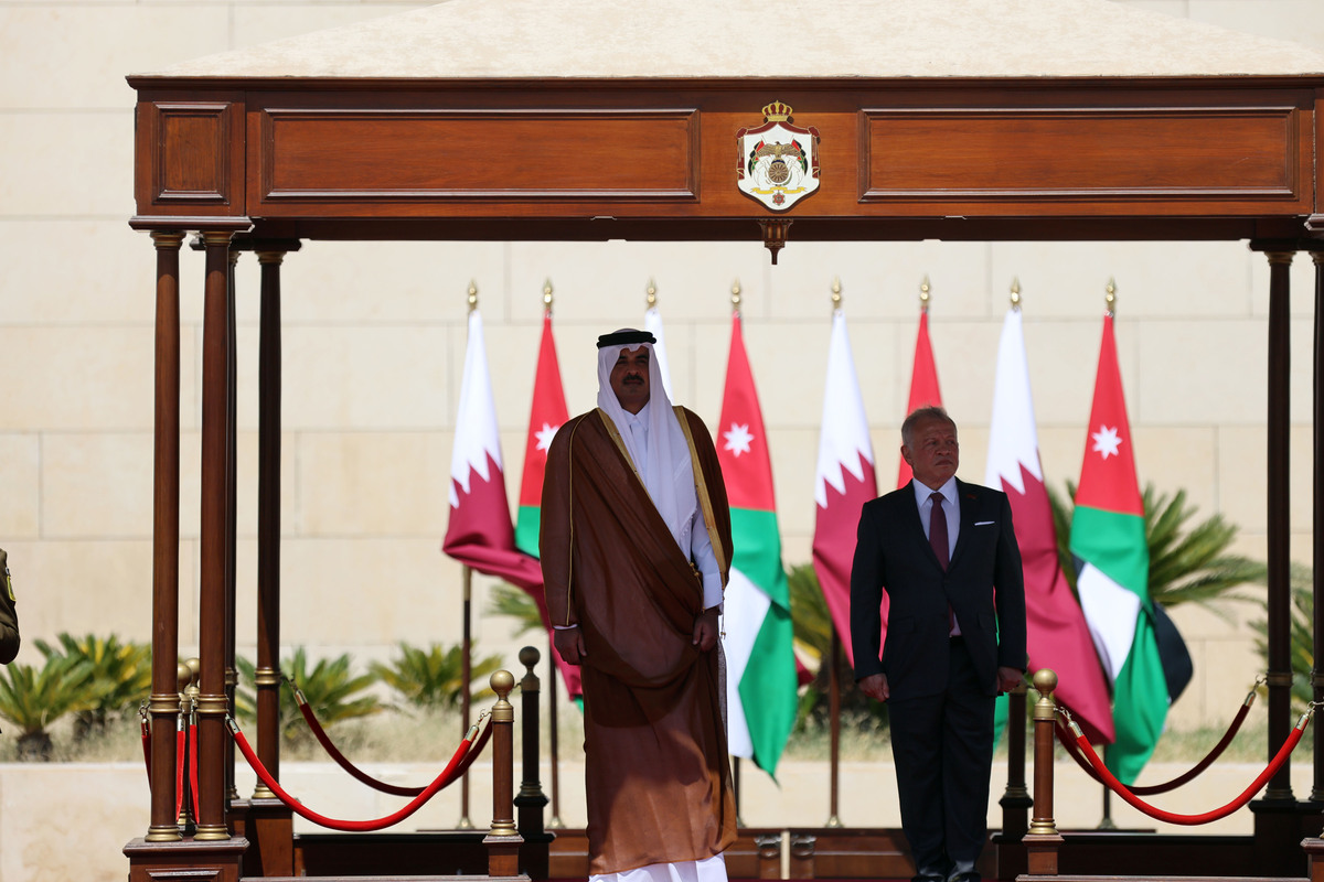 Jordan’s king arrives in Doha, meets Qatar’s emir amid regional escalation – Middle East Monitor