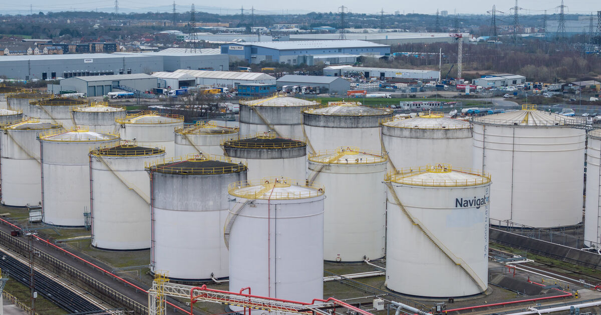 Oil plunges 9% after Trump extends Iran ultimatum