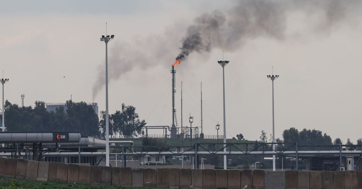 Iraqi oil flows to Turkey after US pledges role in Baghdad-Kurds customs dispute