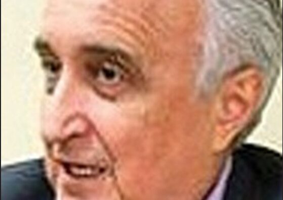 Economist Says Biggest Problem For Iranian Economy is State Controls