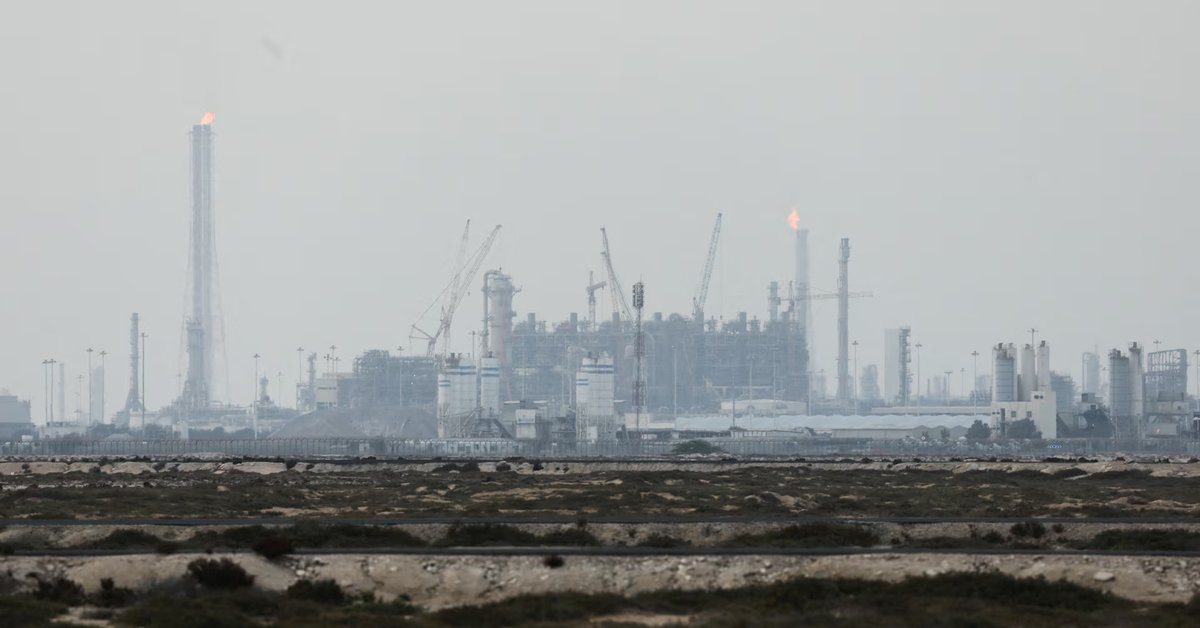 Iran’s oil weapon may rattle markets but not alter the war