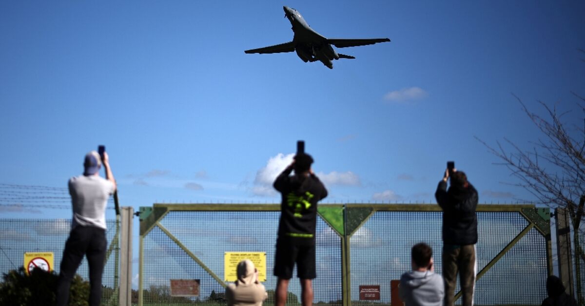 Buzz, unease as UK crowds watch US bombers head to war