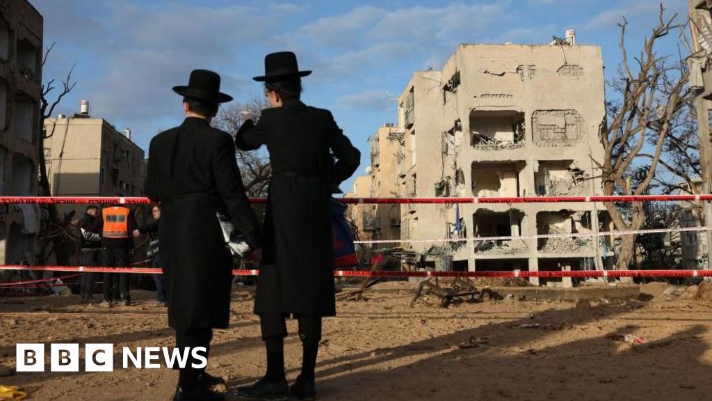 Iranian missiles injure 160 in towns near Israeli nuclear site – BBC