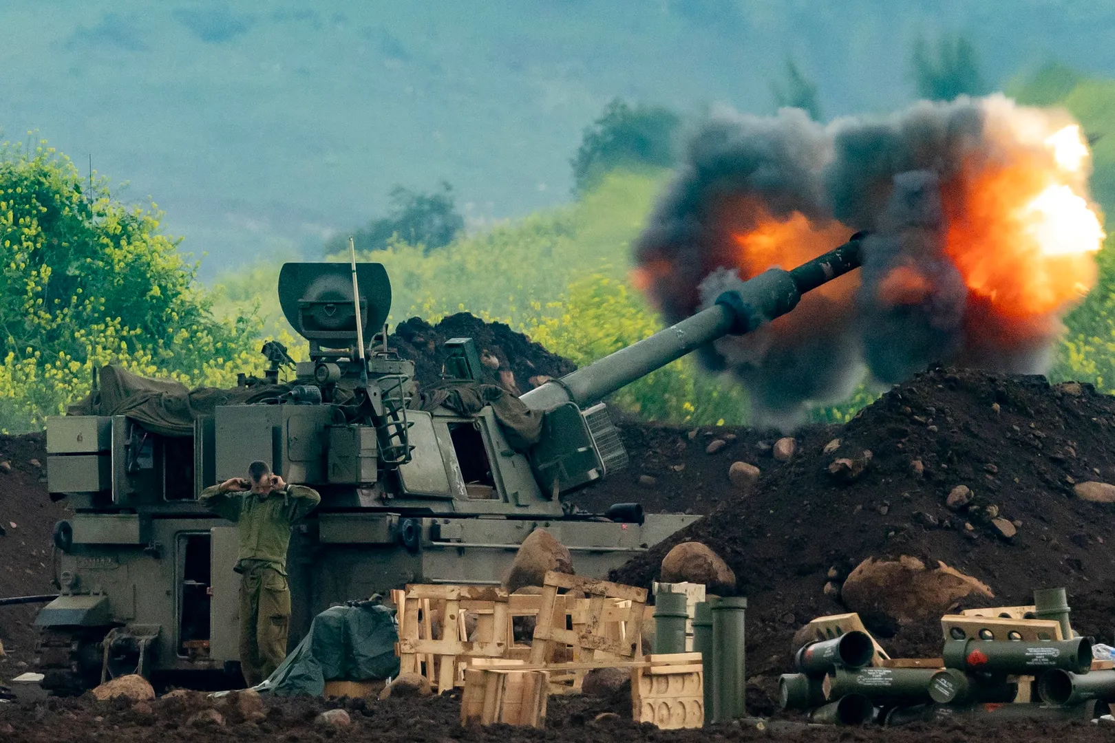 Israeli forces in southern Lebanon as ground operation announced | Military