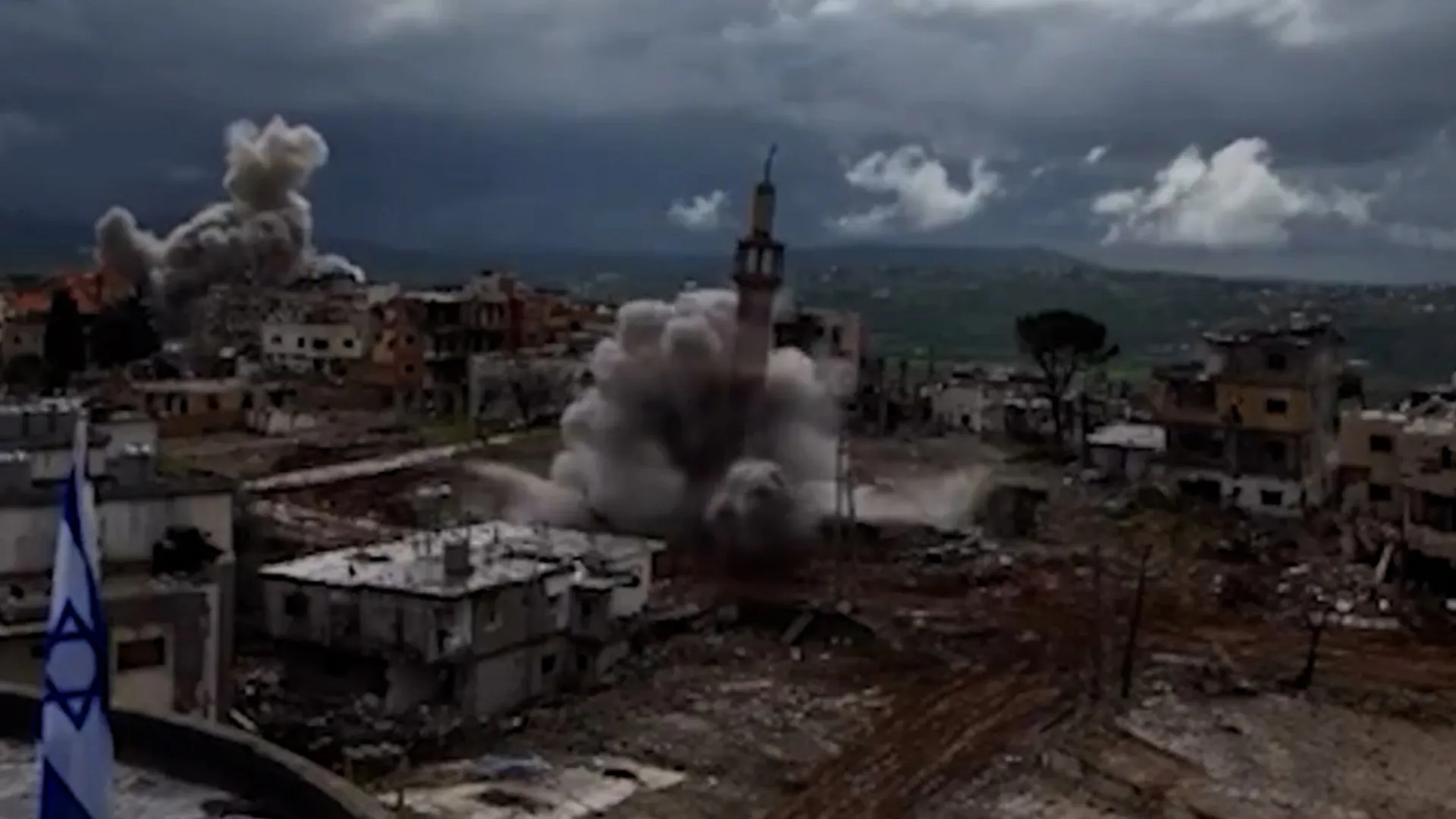 Israeli forces blow up mosque minaret in southern Lebanon | Israel attacks Lebanon