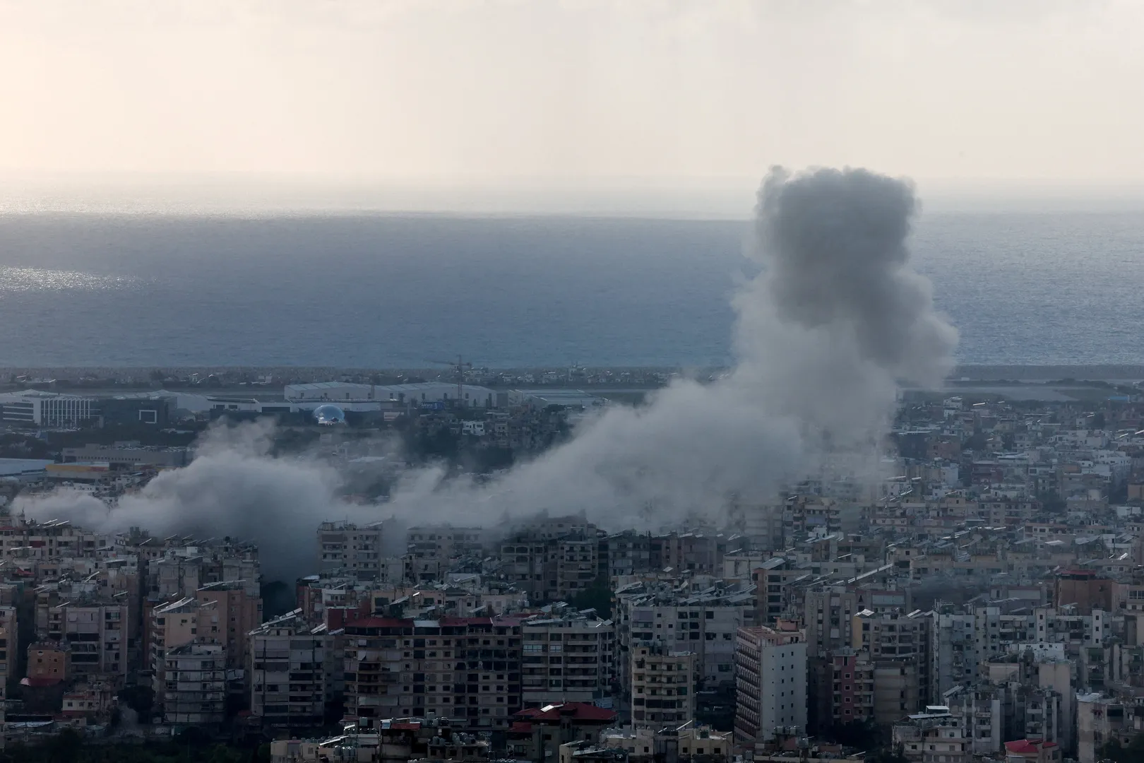 Smoke rises over Beirut suburbs after massive Israeli airstrike | Newsfeed