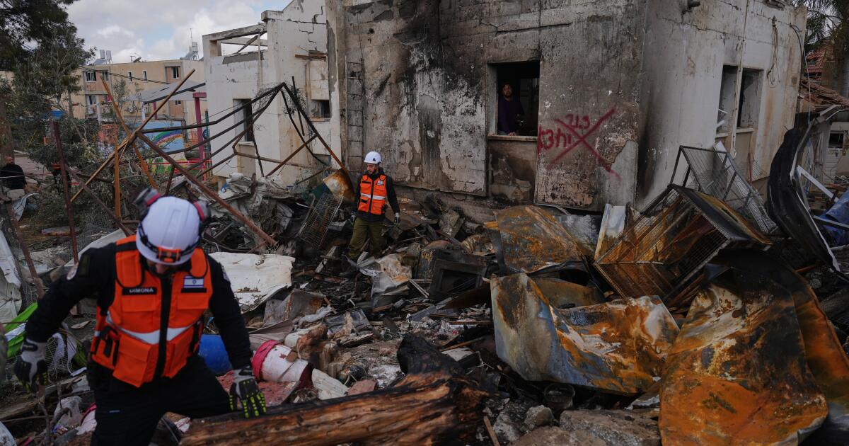 U.S. and Iran trade threats of expanding war to power plants