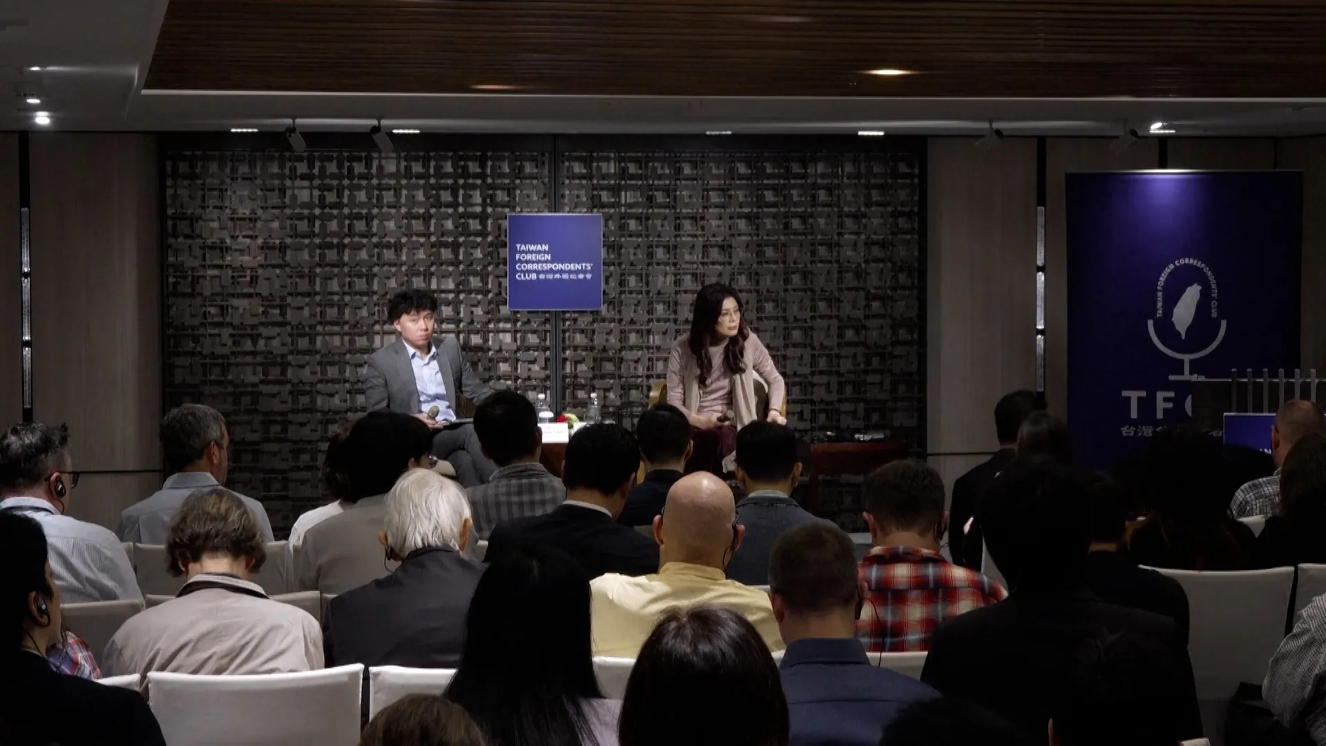 Taiwan opposition leader says that improving ties with China is not anti-US | South China Sea