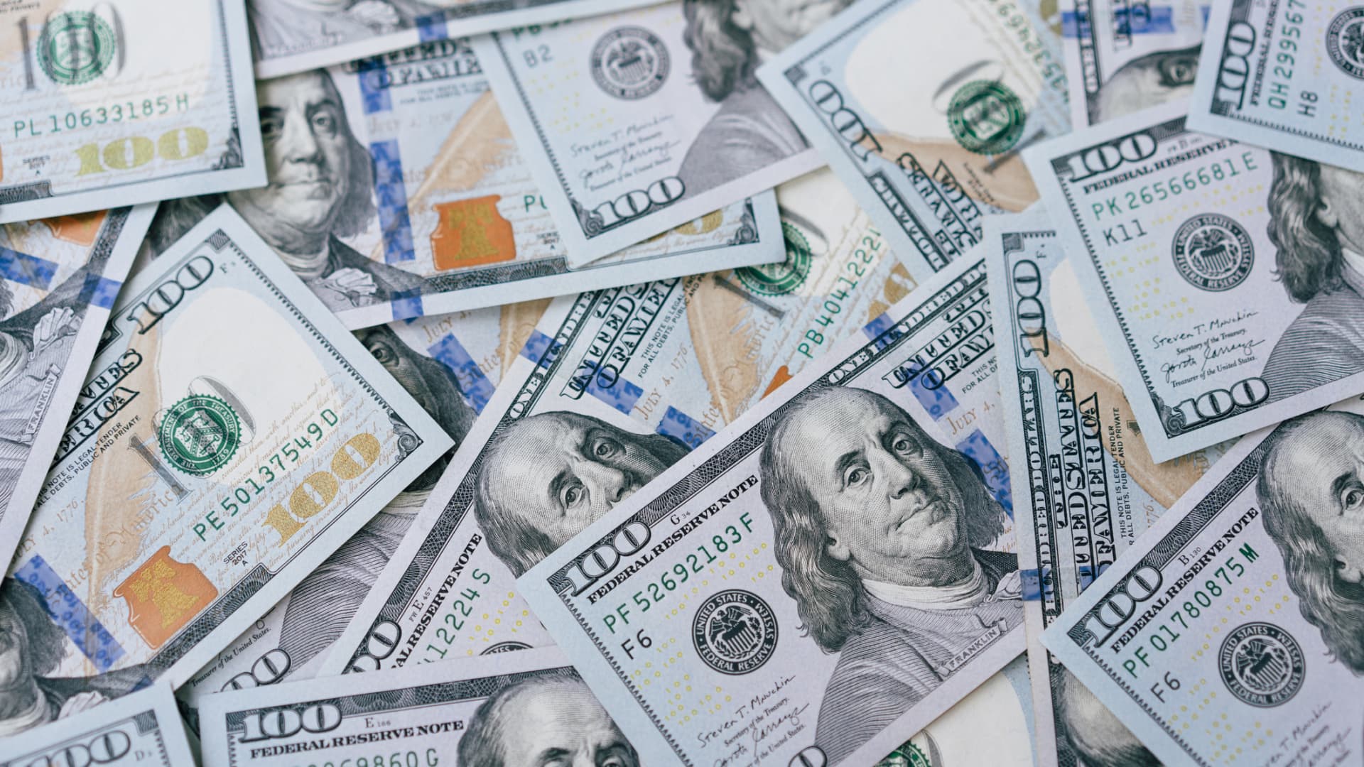 Dollar drops on Iran war de-escalation hopes