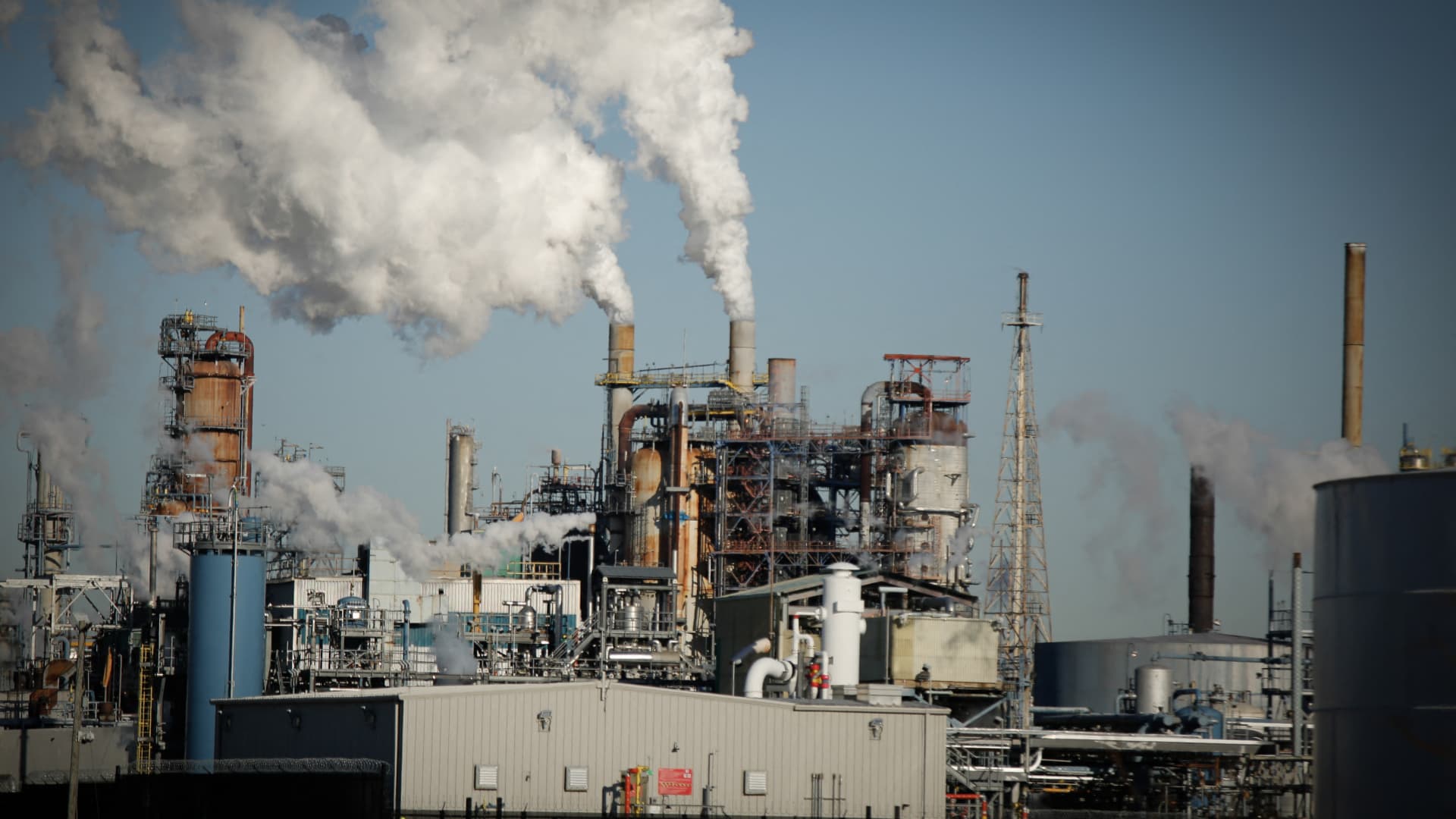 Oil prices extend gains after record monthly rally as Iran war fuels supply worries