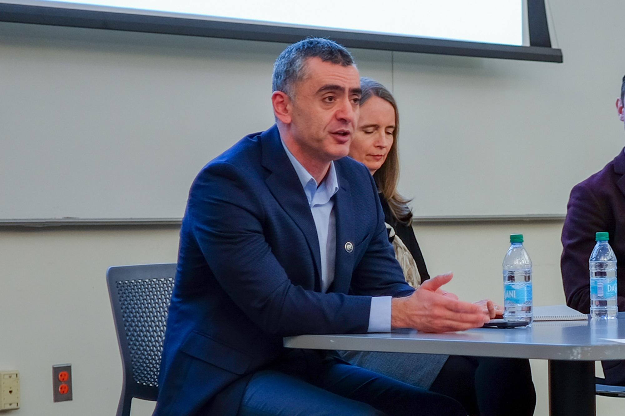Professor talks book on Iran’s nuclear program, relationship with US – The GW Hatchet