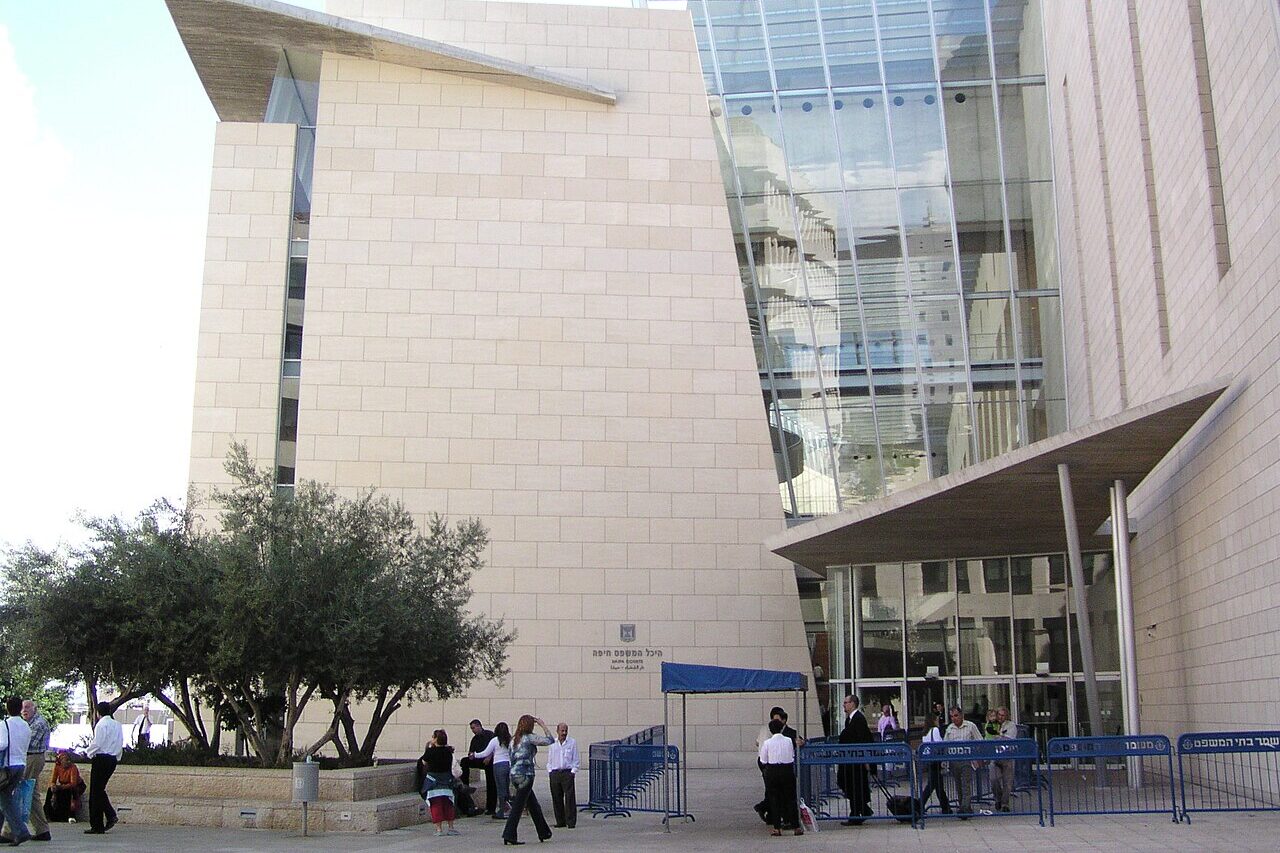 Haifa Magistrate’s Court halts demolition at Sheikh Izz ad-Din Al-Qassam Cemetery – Middle East Monitor